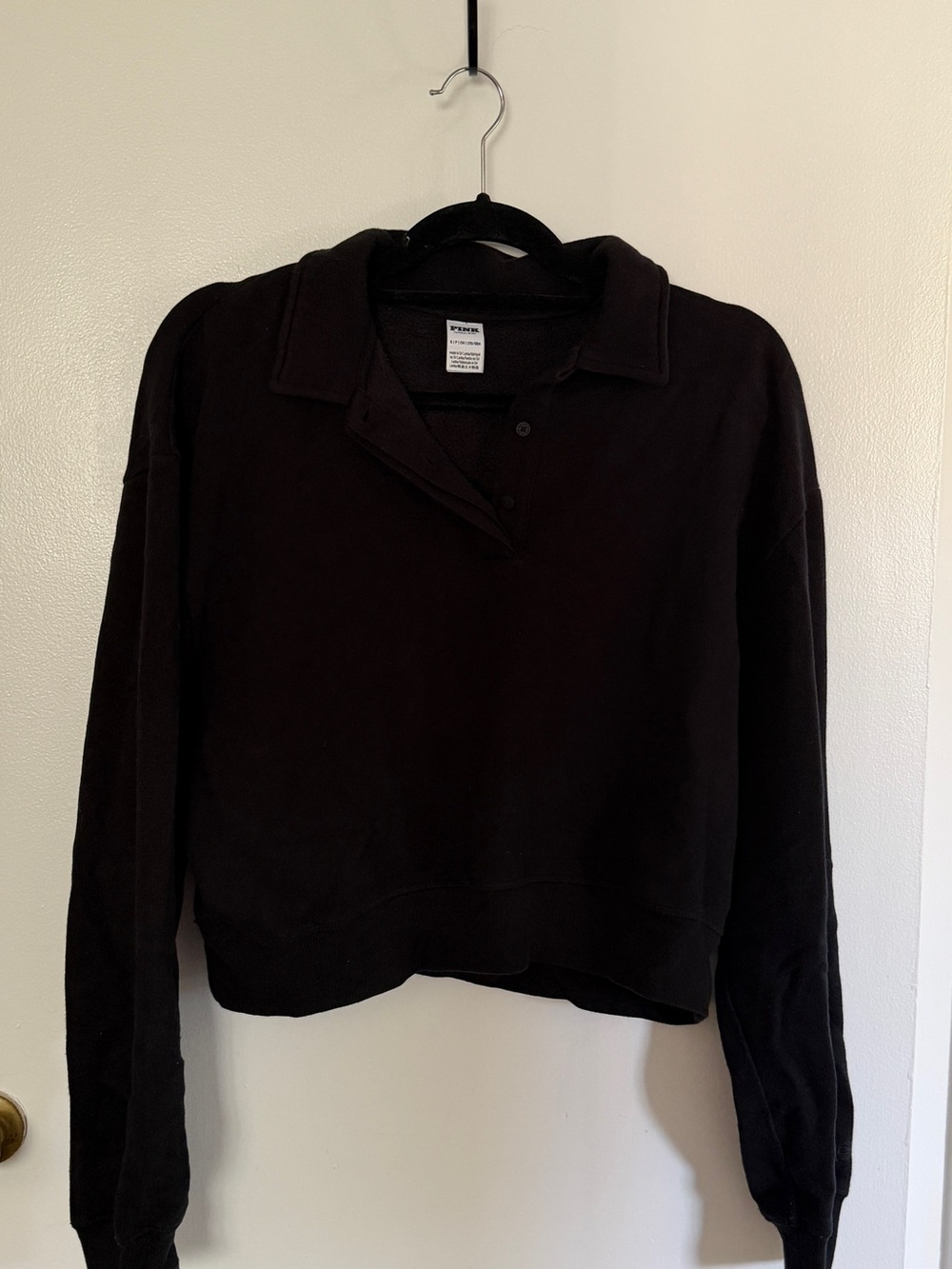VS Pink Classic Black Polo-Style Cropped Sweatshirt